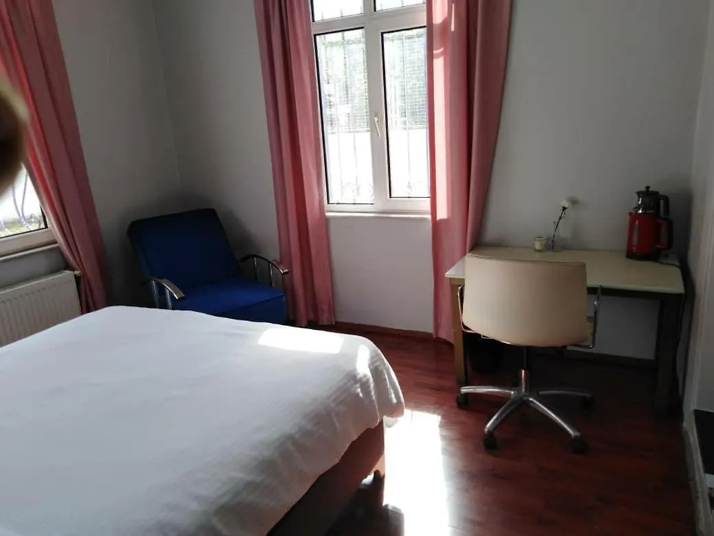 Razi Turizm Apartment Istanbul
