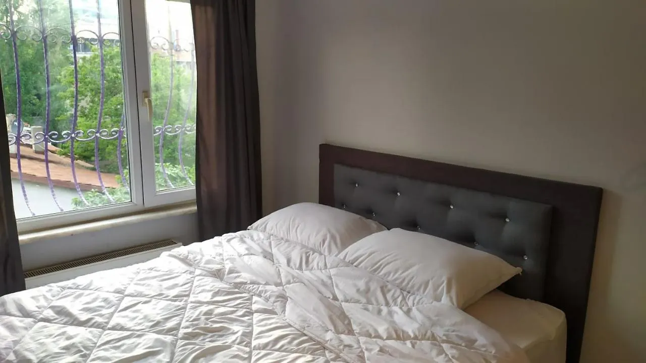 Razi Turizm Apartment Istanbul